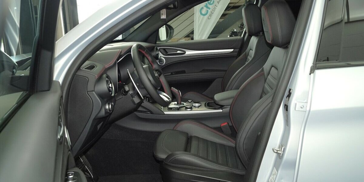 Alfa Romeo Stelvio 2.2 D Competizione Q4 ALLRAD LEDER AHK 45.000 km 37.990 &euro; Lich 35423