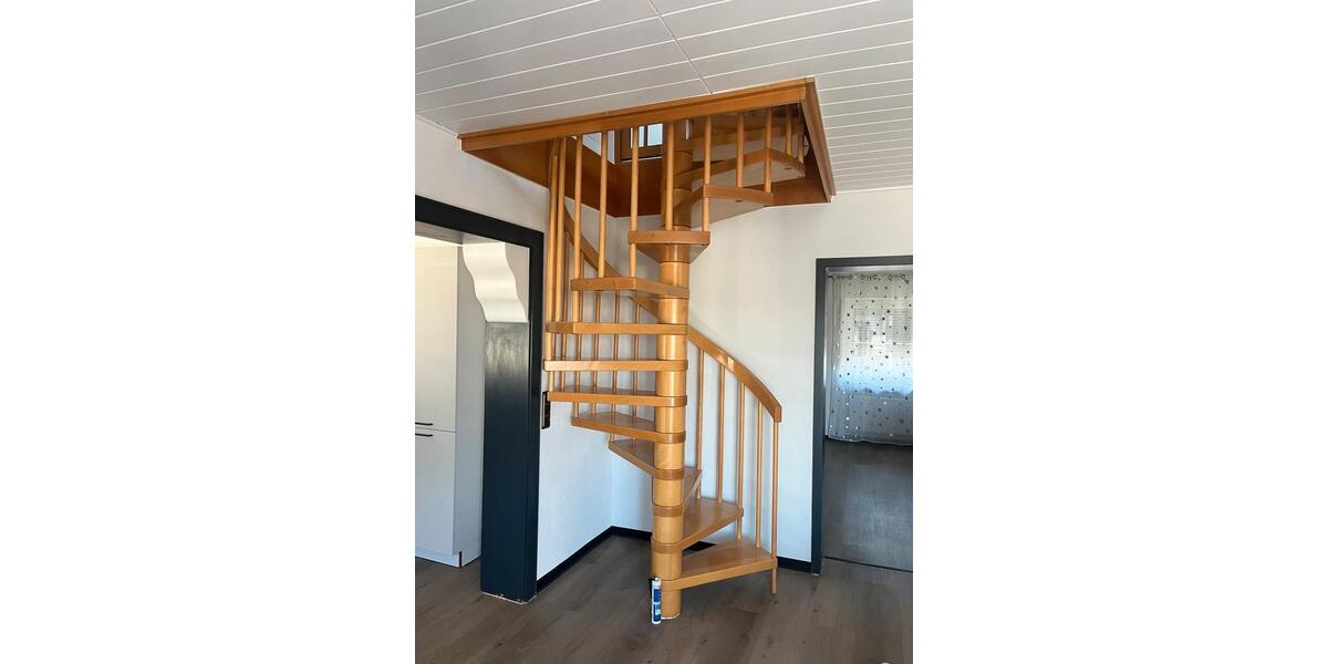 Etagenwohnung Lahnau - 4 Zimmer, 135 m&sup2;, 1.300&euro; | Angebot:26680425