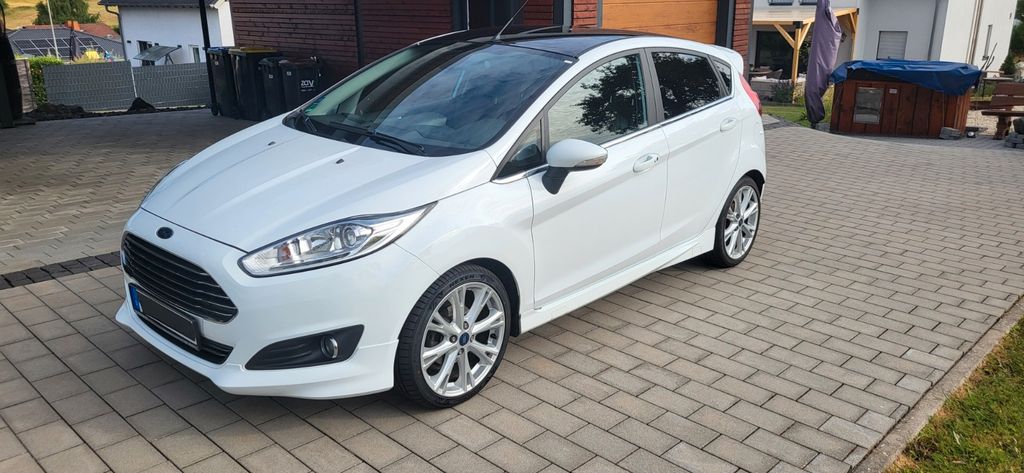 Ford Fiesta 132.788 km 6.999 &euro; Mücke 35325