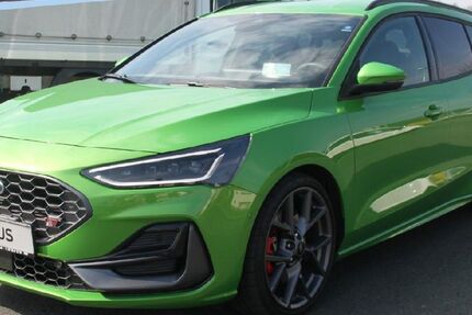 Ford Focus 16.900 km 35.990 &euro; Mittenaar 35756