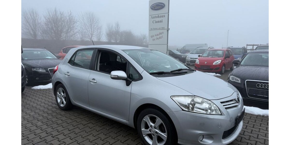 Toyota Auris 135.799 km 6.900 &euro; Münzenberg-Gambach 35516