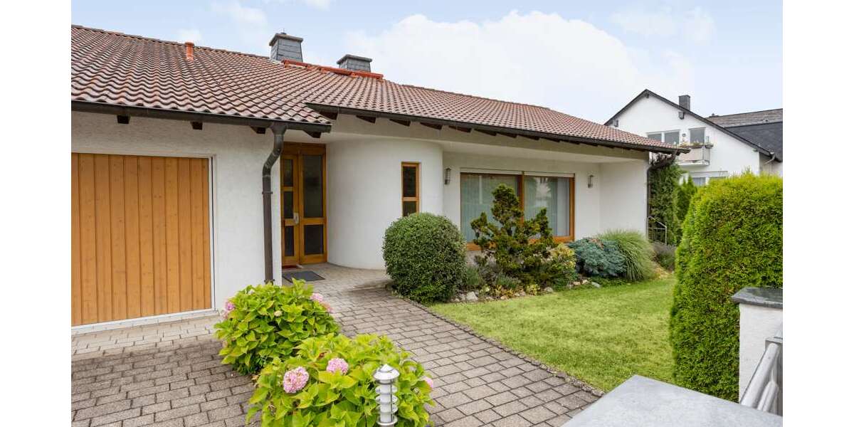 Einfamilienhaus Usingen - 7 Zimmer, 305 m&sup2;, 680.000&euro; | Angebot:23591775