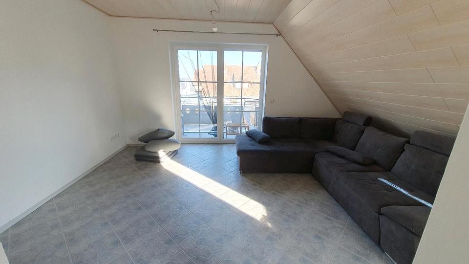 Dachgeschoßwohnung Wettenberg - 3 Zimmer, 80 m&sup2;, 1.000&euro; | Angebot:25807224