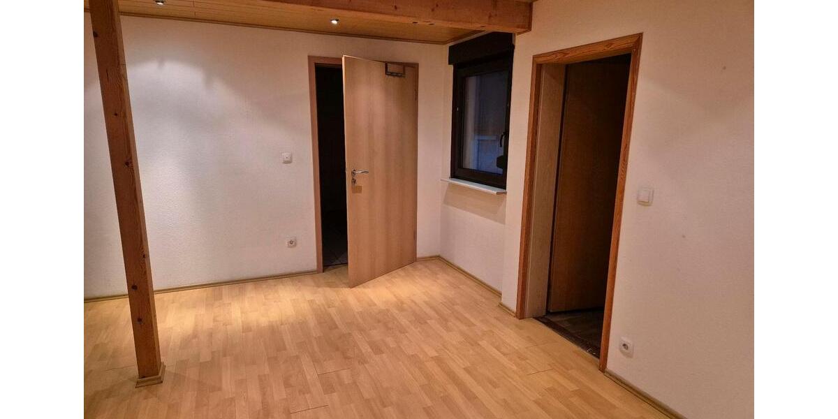 Etagenwohnung Bad Endbach - 2 Zimmer, 92 m&sup2;, 890&euro; | Angebot:25280478