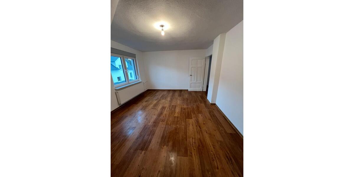 Etagenwohnung Amöneburg - 9 Zimmer, 200 m&sup2;, 1.400&euro; | Angebot:25613866