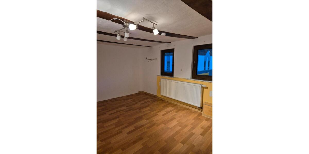 Etagenwohnung Bad Endbach - 2 Zimmer, 92 m&sup2;, 890&euro; | Angebot:25280478