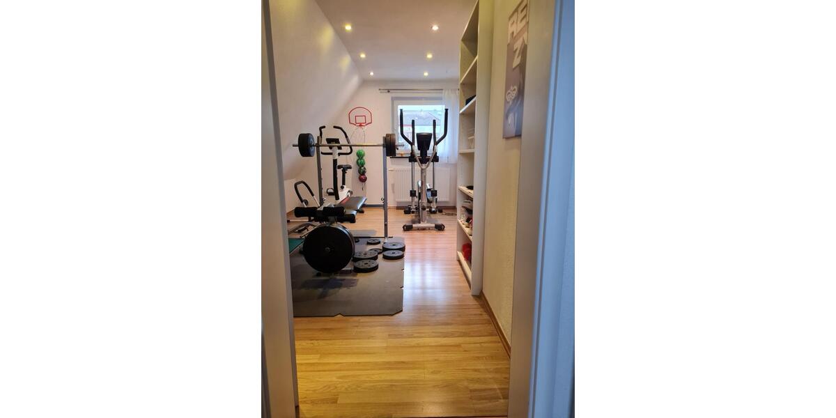 Einfamilienhaus Aßlar - 8 Zimmer, 270 m&sup2;, 630.000&euro; | Angebot:25392335