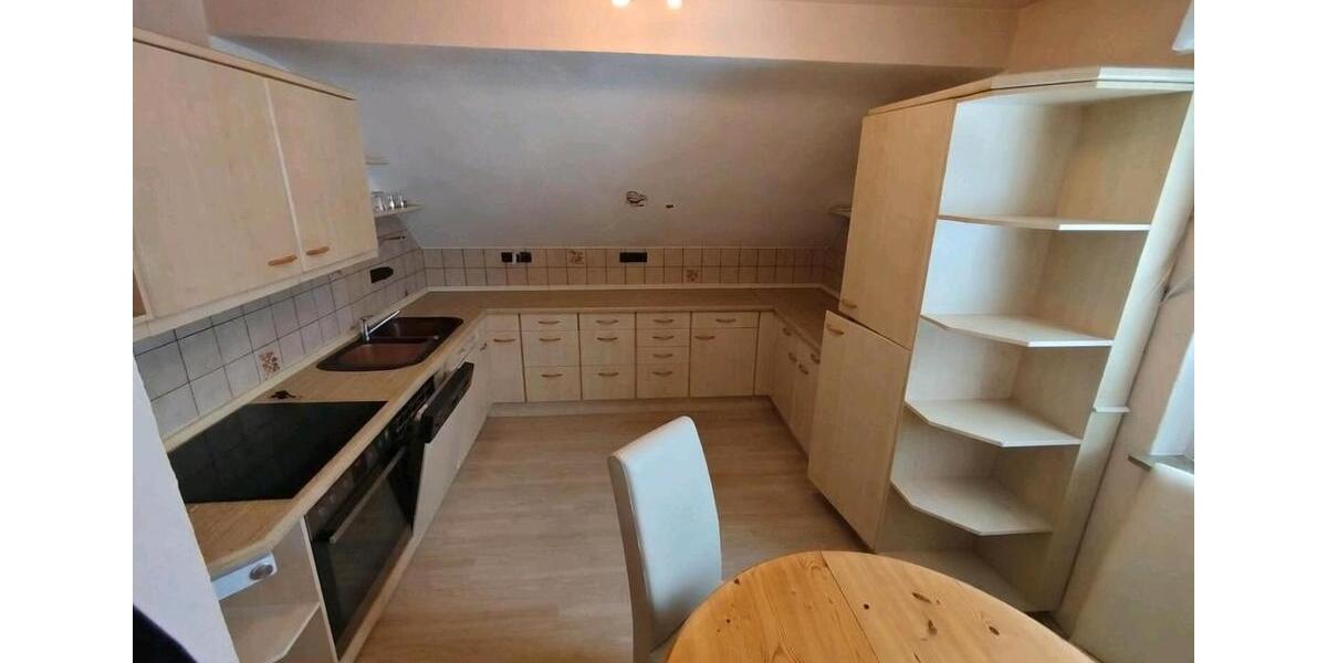 Dachgeschoßwohnung Marburg Cappel - 4 Zimmer, 75 m&sup2;, 225.000&euro; | Angebot:26502333
