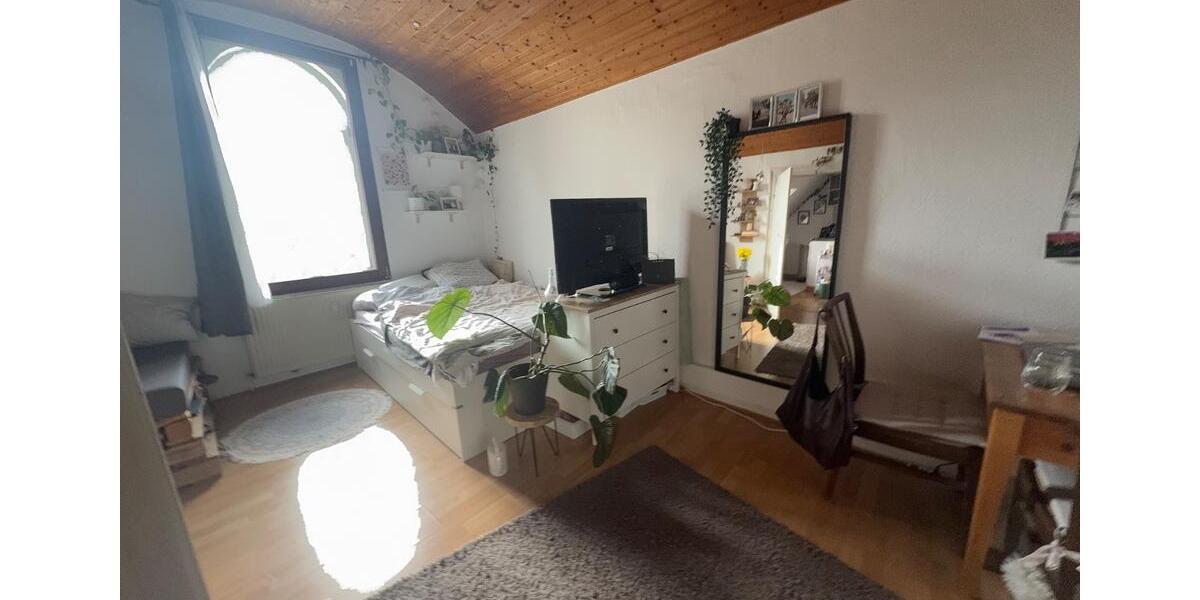Dachgeschoßwohnung Marburg - 1 Zimmer, 25 m&sup2;, 410&euro; | Angebot:26674172