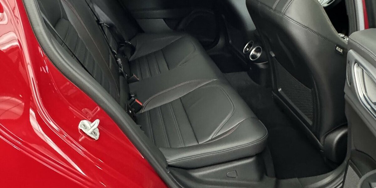 Alfa Romeo Giulia Competizione Q4 Turbo CarPlay Kamera 8.960 km 36.220 &euro; Lich 35423