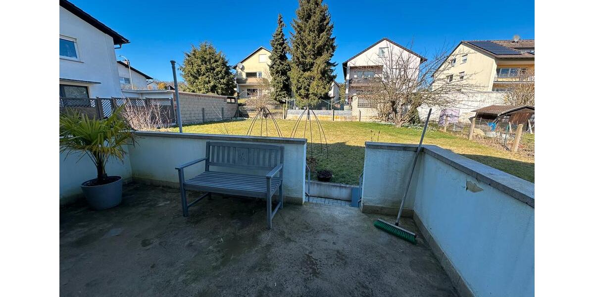 Erdgeschoßwohnung Lich - 3 Zimmer, 88 m&sup2;, 950&euro; | Angebot:25098036