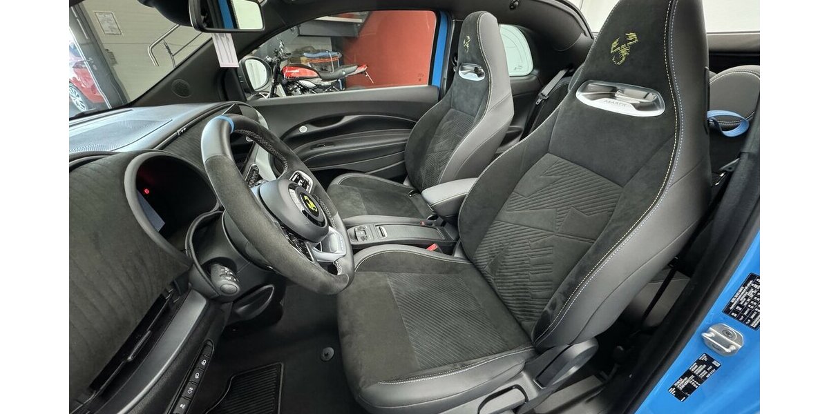 Abarth 500E Cabrio Scorpionissima TURISMO 42 kWh 23.700 km 26.620 &euro; Lich 35423