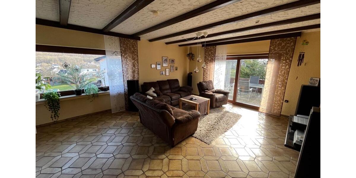 Einfamilienhaus Sinn - 5.5 Zimmer, 166 m&sup2;, 319.000&euro; | Angebot:25918560