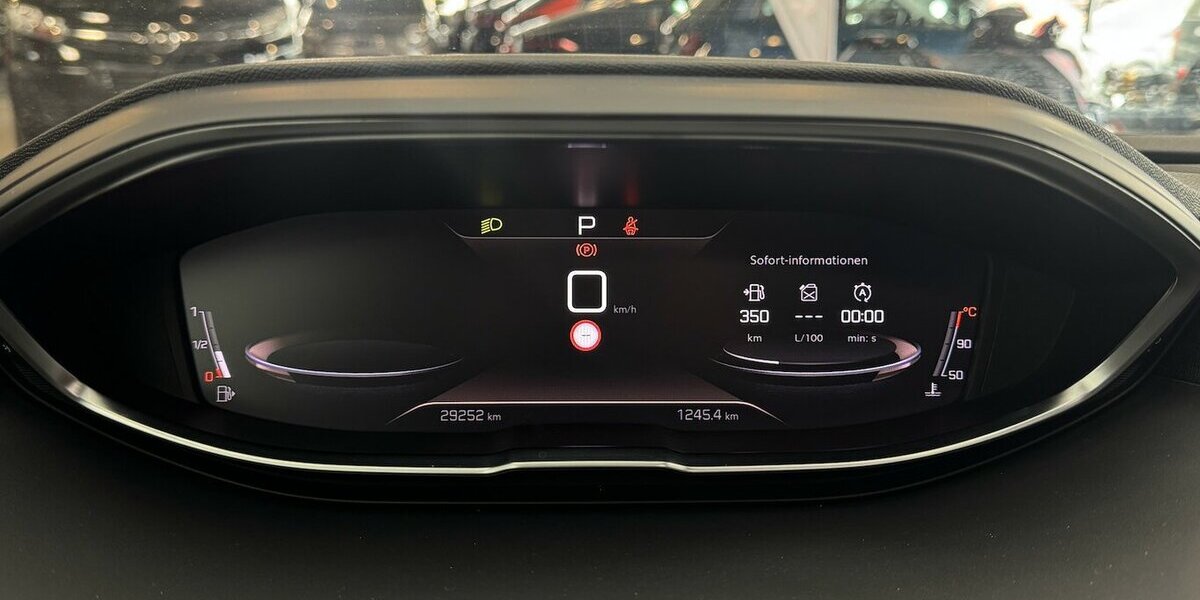 Peugeot 5008 GT 130 BlueHDi 1.Hand Panorama 7 Sitze 29.300 km 28.690 &euro; Lich 35423