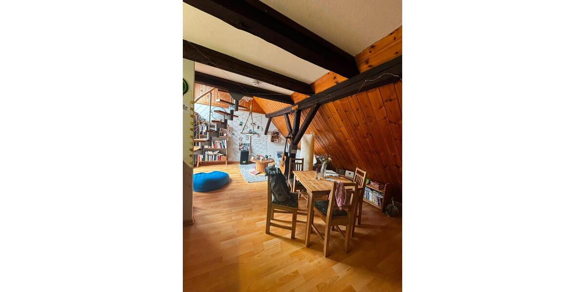 Dachgeschoßwohnung Marburg Cappel - 1 Zimmer, 33 m&sup2;, 300&euro; | Angebot:26644184
