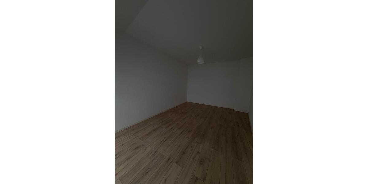 Etagenwohnung Gießen - 3 Zimmer, 90 m&sup2;, 490&euro; | Angebot:25382271