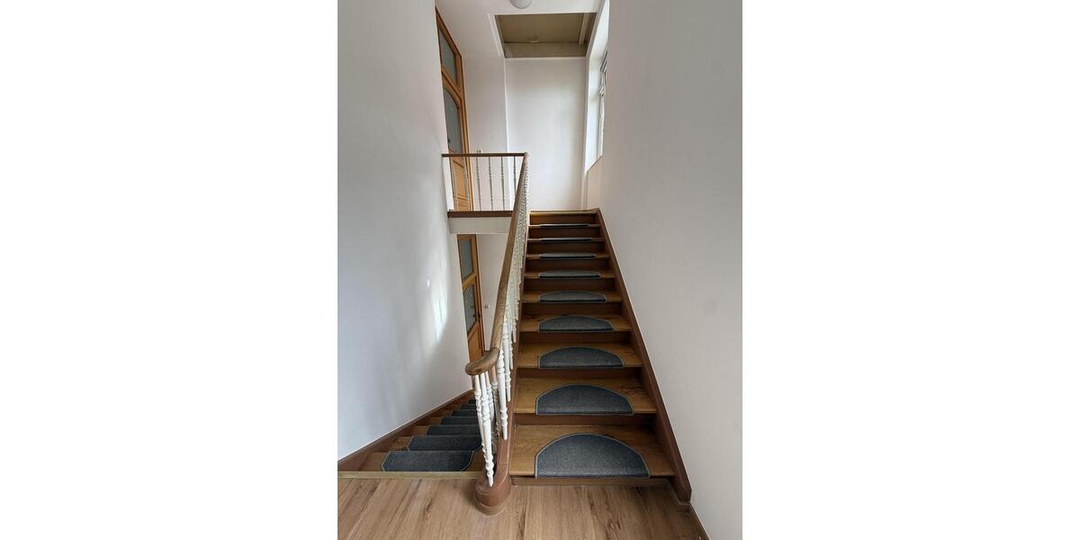 Dachgeschoßwohnung Bad Nauheim - 3 Zimmer, 75 m&sup2;, 990&euro; | Angebot:26675519