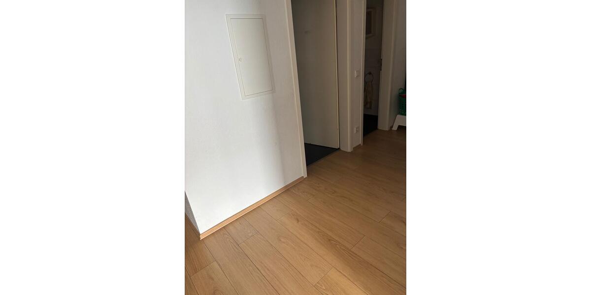Etagenwohnung Butzbach - 4 Zimmer, 130 m&sup2;, 1.250&euro; | Angebot:25883069