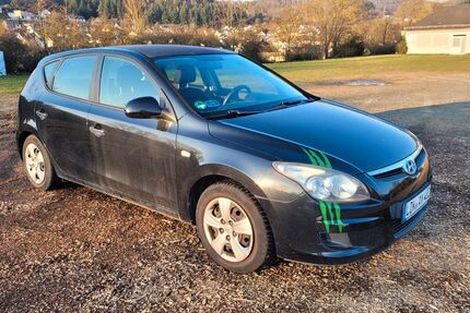 Hyundai i30 152.918 km 2.699 &euro; Herborn 35745