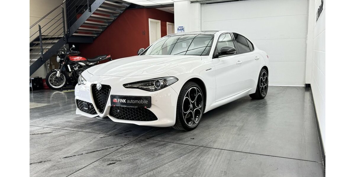 Alfa Romeo Giulia 2.0 Veloce Q4 Turbo Panoramadach Xenon 43.300 km 32.540 &euro; Lich 35423