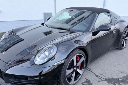 Porsche 992 9.900 km 174.900 &euro; Gießen 35394