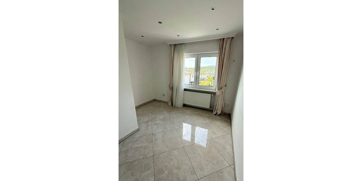 Etagenwohnung Pohlheim Watzenborn-Steinberg - 3 Zimmer, 90 m&sup2;, 950&euro; | Angebot:26359799