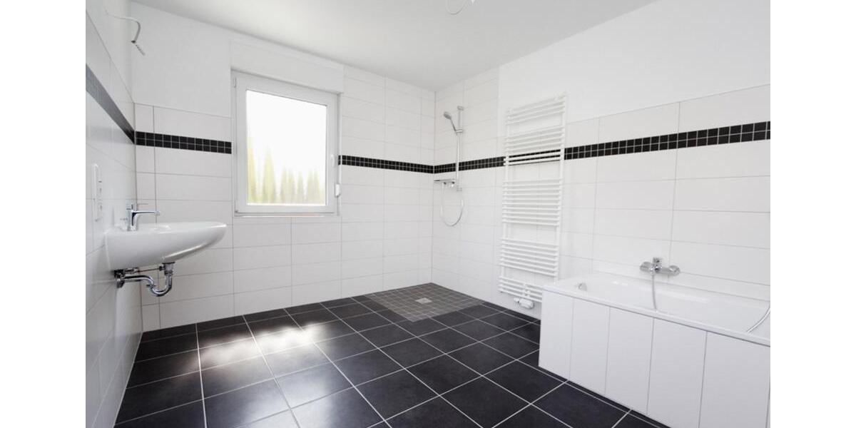 Erdgeschoßwohnung Marburg - 5 Zimmer, 190 m&sup2;, 500&euro; | Angebot:25752098