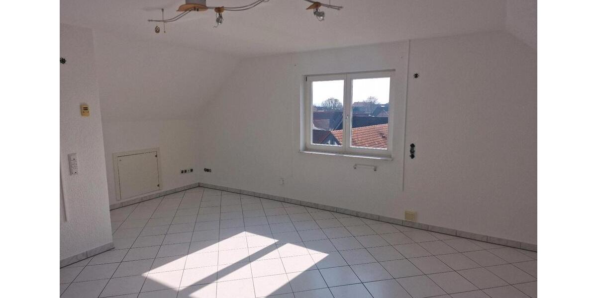 Dachgeschoßwohnung Wölfersheim - 1 Zimmer, 65 m&sup2;, 750&euro; | Angebot:25475951
