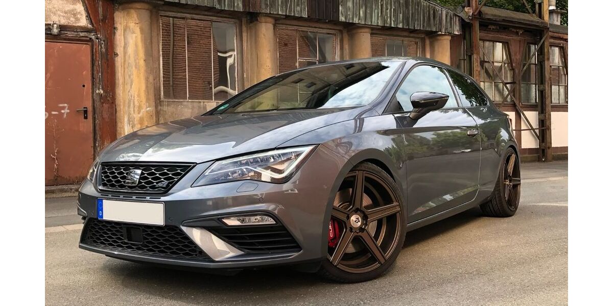 Seat Leon 111.500 km 17.900 &euro; Ehringshausen 35630