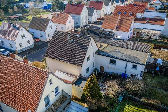 Einfamilienhaus Langgöns - 7 Zimmer, 153 m&sup2;, 330.000&euro; | Angebot:25876976