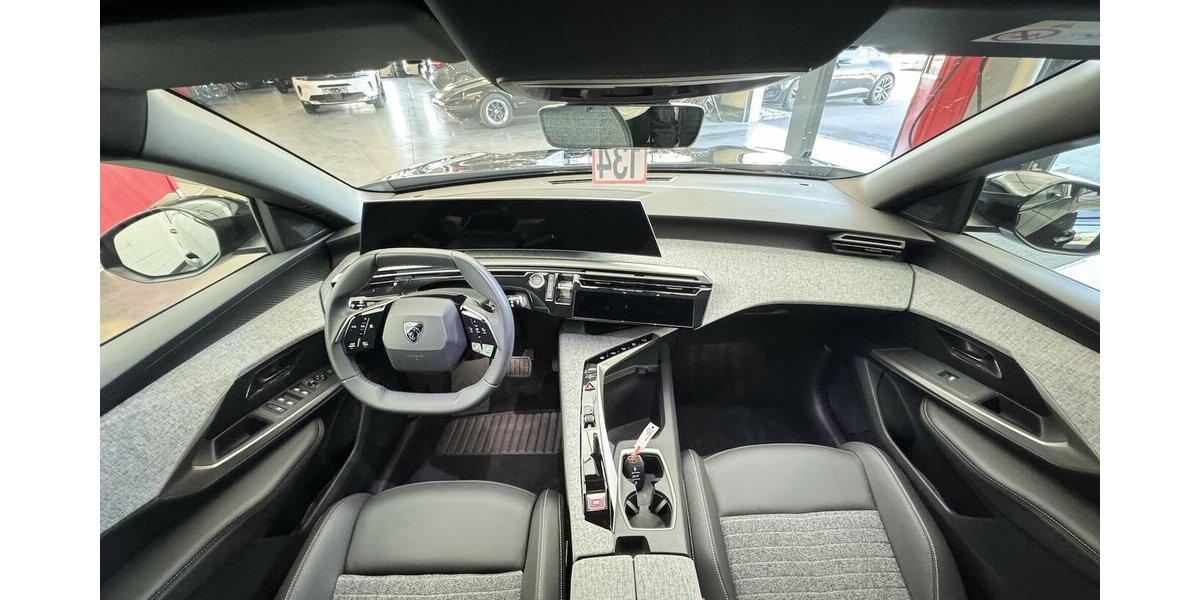 Peugeot 5008 145 Mild Hybrid Allure7 Sitzer LED 360°Cam 35.800 km 28.360 &euro; Lich 35423