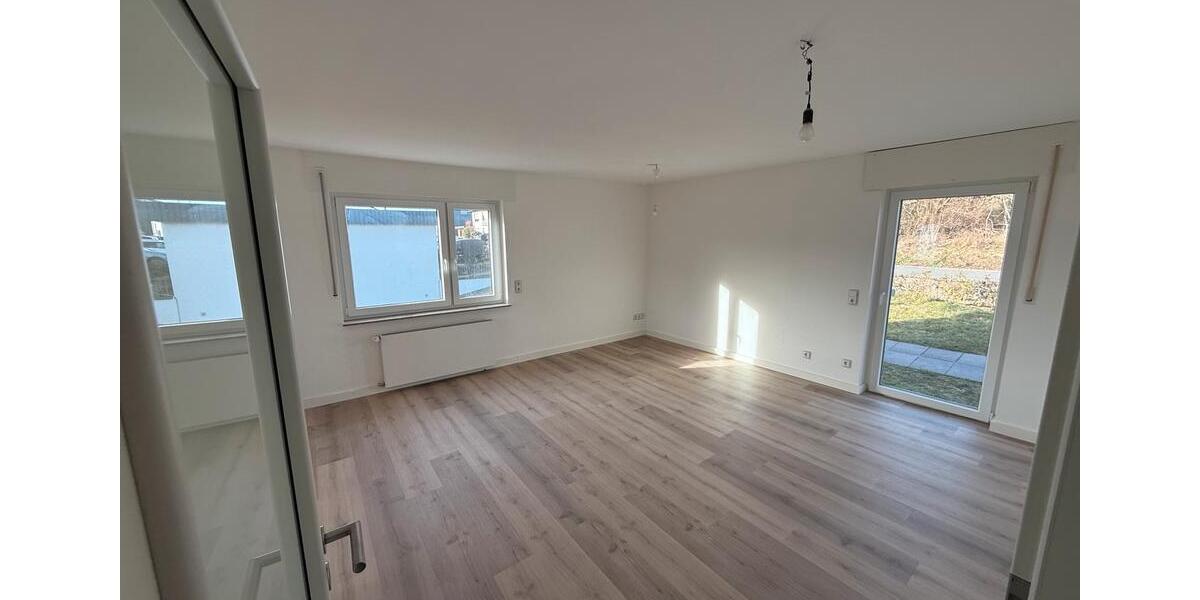 Etagenwohnung Hungen - 7 Zimmer, 170 m&sup2;, 1.400&euro; | Angebot:24331928