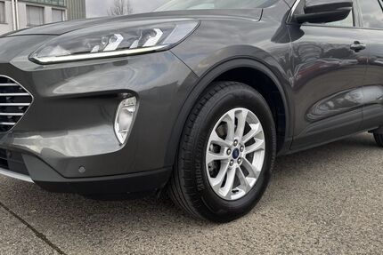 Ford Kuga 33.500 km 22.000 &euro; Butzbach 35510