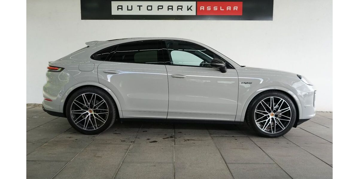 Porsche Cayenne 9.400 km 119.880 &euro; Asslar 35614