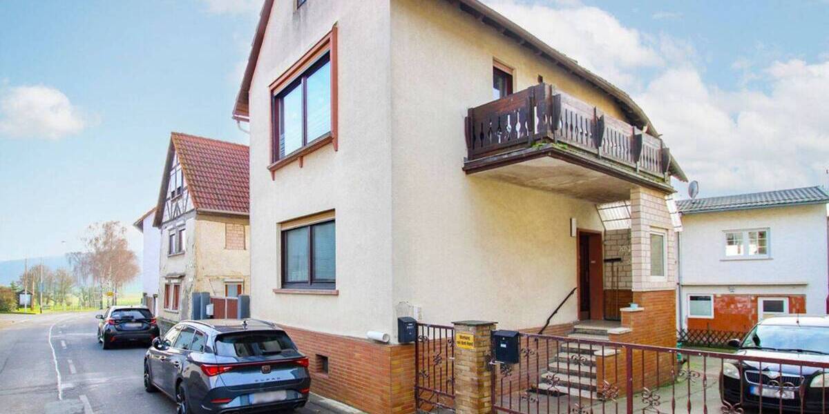 Mehrfamilienhaus, Wohnhaus Lich Bettenhausen - 6 Zimmer, 151 m&sup2;, 195.000&euro; | Angebot:26029083