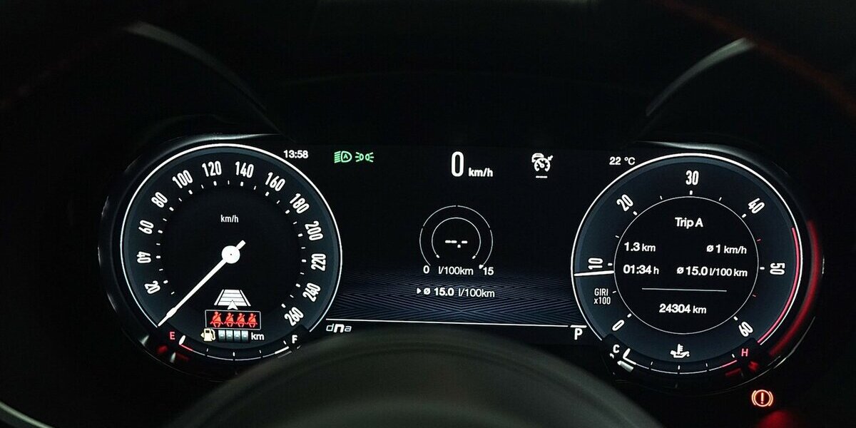 Alfa Romeo Stelvio 2.2 D Competizione Q4 ALLRAD LEDER AHK 45.000 km 37.990 &euro; Lich 35423