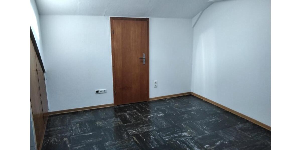 Dachgeschoßwohnung Gießen Allendorf - 1 Zimmer, 22 m&sup2;, 140&euro; | Angebot:26478413