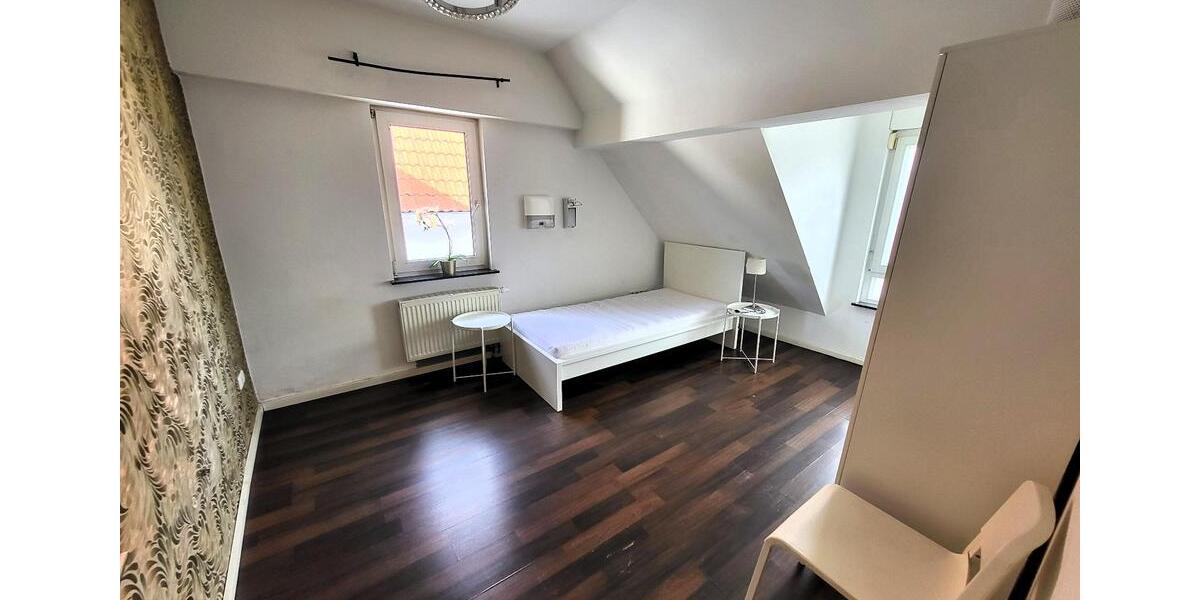 Dachgeschoßwohnung Gießen Allendorf - 2 Zimmer, 35 m&sup2;, 680&euro; | Angebot:25540502