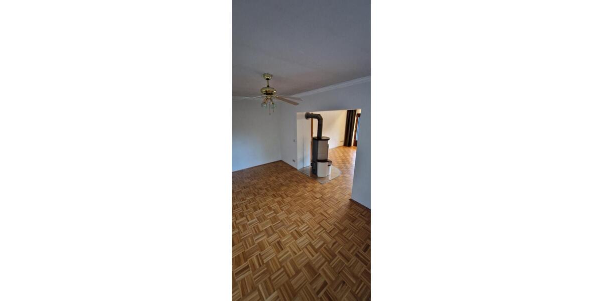 Einfamilienhaus Rabenau - 9 Zimmer, 225 m&sup2;, 435.000&euro; | Angebot:25931132