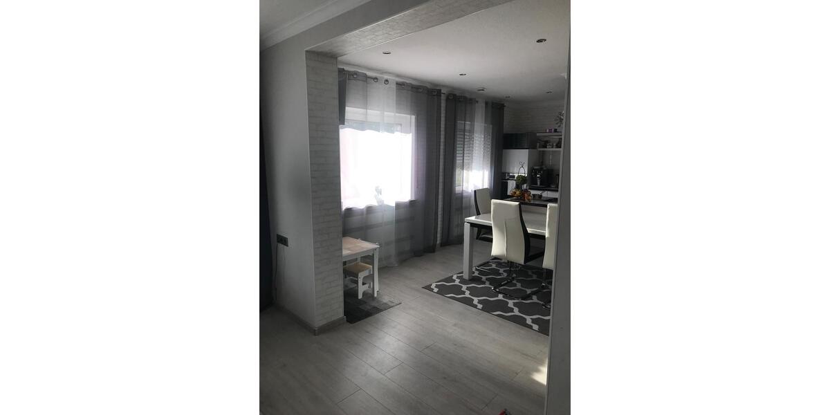 Einfamilienhaus Bad Endbach - 6 Zimmer, 230 m&sup2;, 1.300&euro; | Angebot:26604947