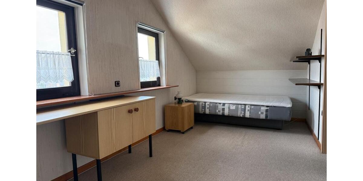 Dachgeschoßwohnung Marburg Marbach - 1 Zimmer, 17 m&sup2;, 450&euro; | Angebot:25269904