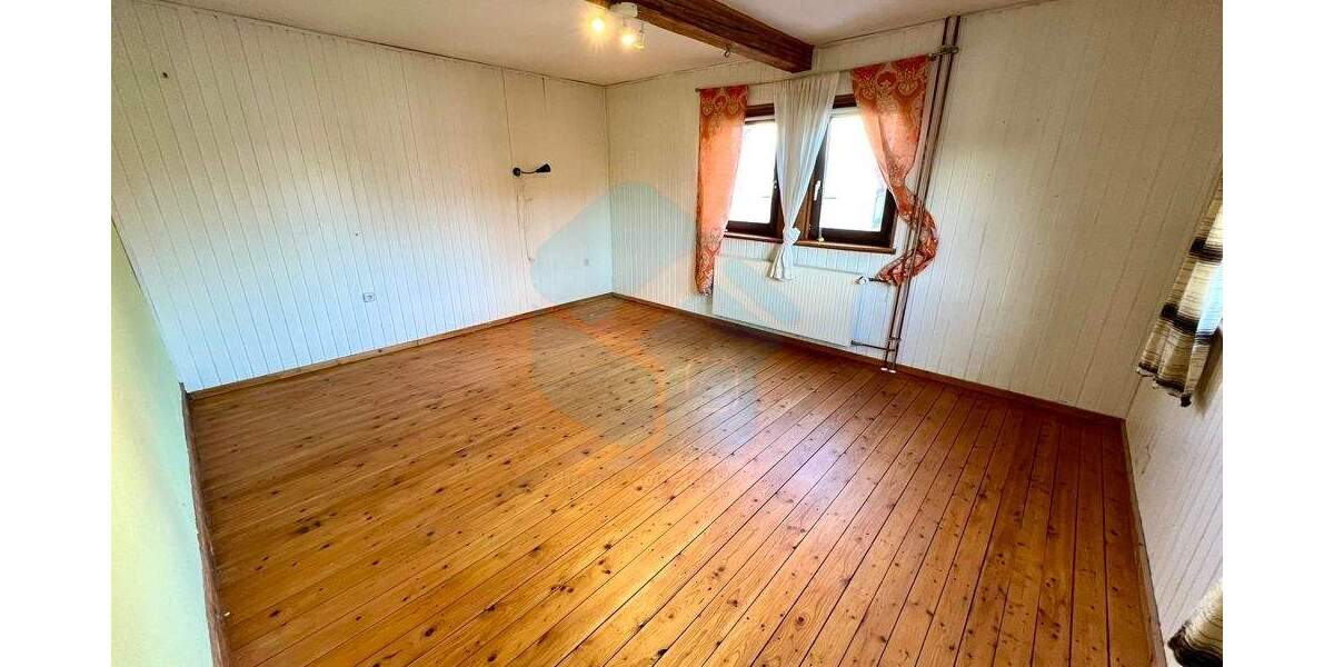 Einfamilienhaus Butzbach / Hoch-Weisel Hoch-Weisel - 5 Zimmer, 129 m&sup2;, 179.000&euro; | Angebot:25734438