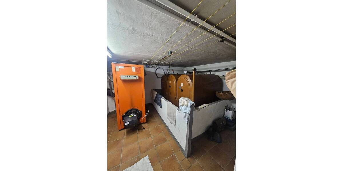 Mehrfamilienhaus, Wohnhaus Bad Endbach - 7 Zimmer, 160 m&sup2;, 269.000&euro; | Angebot:26702901