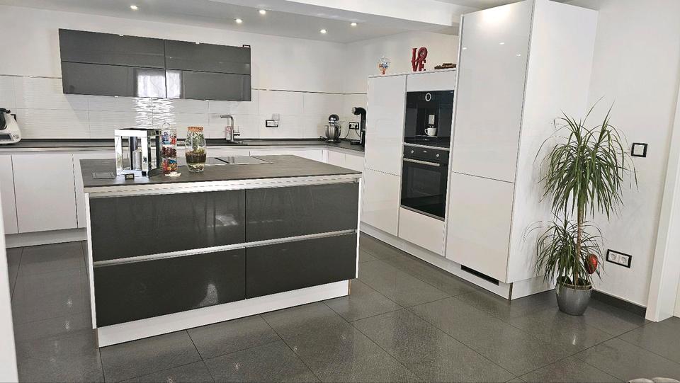 Mehrfamilienhaus, Wohnhaus Lich - 14 Zimmer, 310 m&sup2;, 599.000&euro; | Angebot:26075322