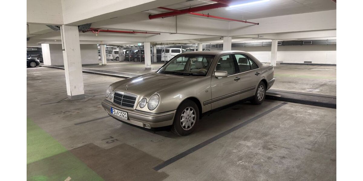 Mercedes-Benz E 240 244.300 km 3.200 &euro; Butzbach 35510