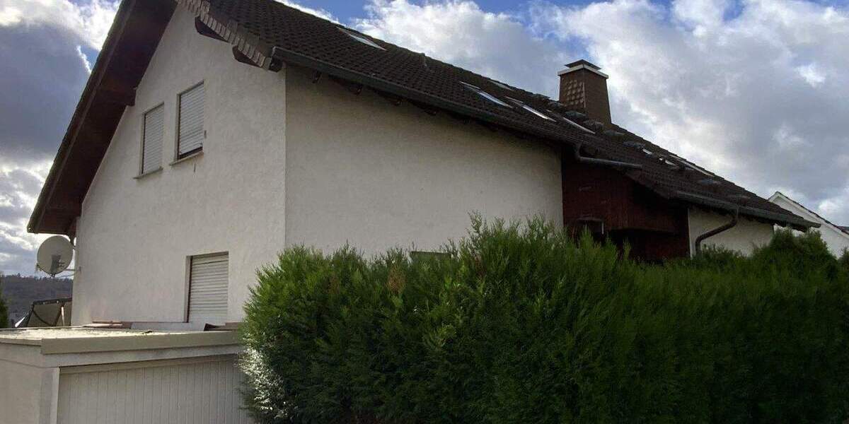Mehrfamilienhaus, Wohnhaus Leun Stockhausen - 8 Zimmer, 185 m&sup2;, 294.000&euro; | Angebot:25674287
