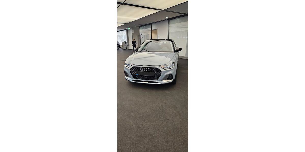Audi A1 14.000 km 22.999 &euro; OBER-MÖRLEN 61239