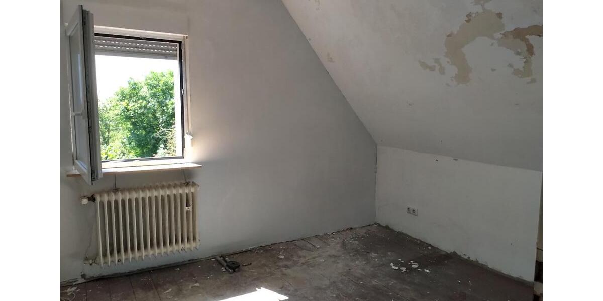 Einfamilienhaus Bad Nauheim - 9 Zimmer, 156 m&sup2;, 420.000&euro; | Angebot:25615804