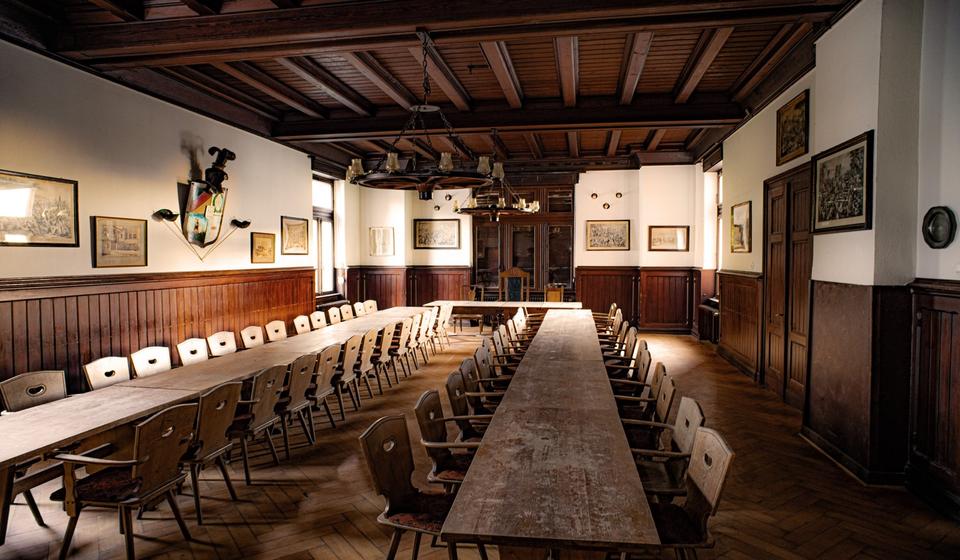 Etagenwohnung Gießen Anneröder Siedlung - 7 Zimmer, 250 m&sup2;, 250&euro; | Angebot:25056859