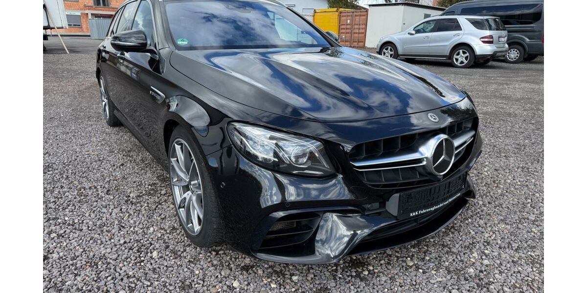 Mercedes-Benz E 63 AMG 162.669 km 37.300 &euro; Mücke 35325